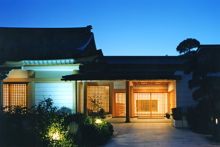 常在寺 客殿　玄関 外観 夕景